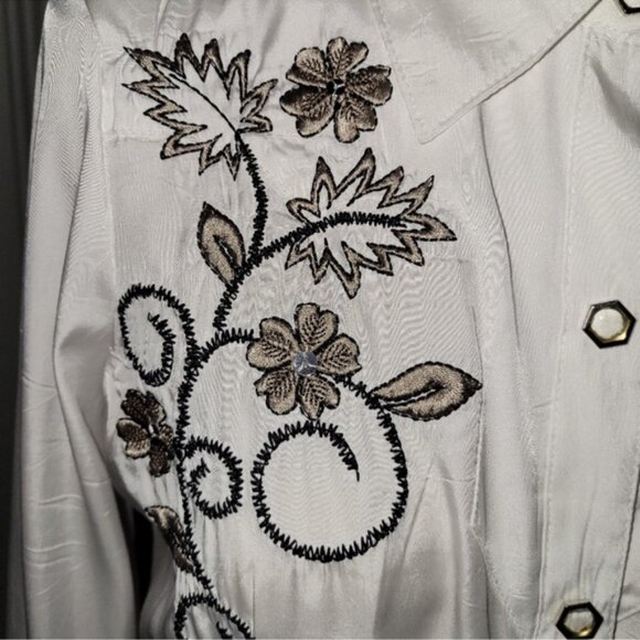 Blouse with Lovely Embroidery Size Small Ivory Stampede Ready - Picture 2 of 8